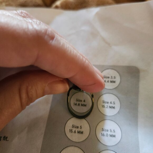 Harriet Ring / Vintage Sterling Silver Hematite Ring with Heart Engraved Band - Picture 11 of 12